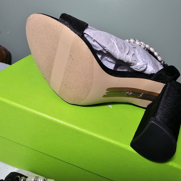 Sam Edelman Yanelli Black Silk Chunky Heel Beaded Wrap Around Strap Size 6.5 - Picture 7 of 8